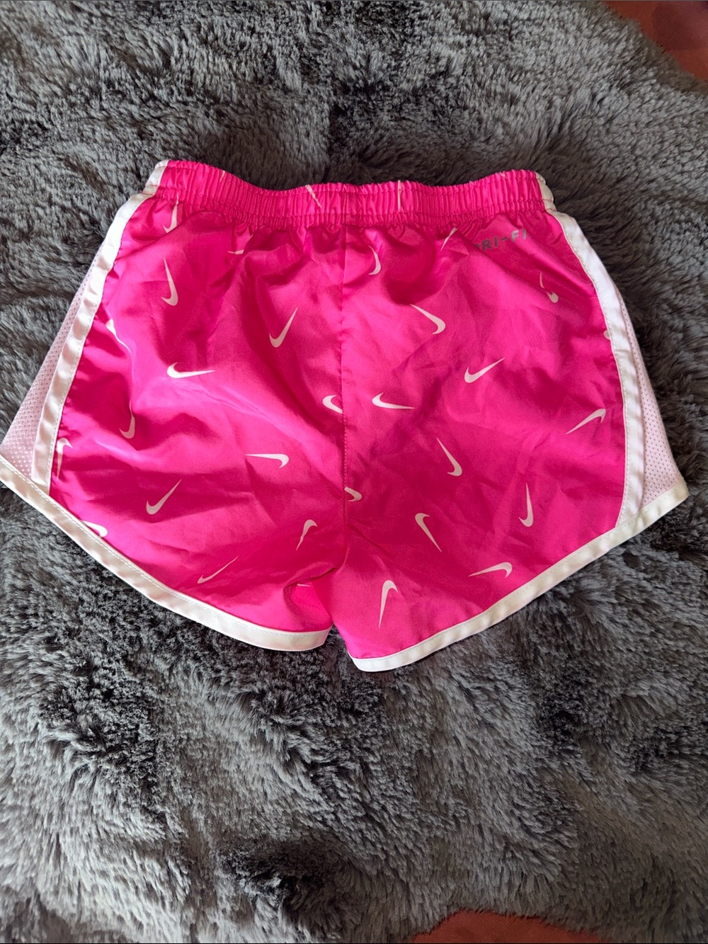 Girls Athletic Shorts. Size 6 - Picture 5 of 7